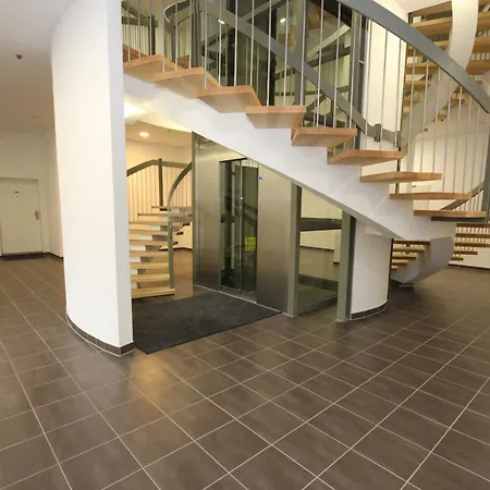 Daire Kaeptn Brass App 8