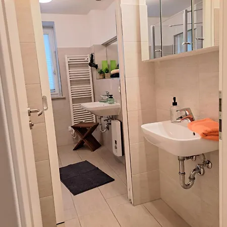 Daire Kaeptn Brass App 8 *